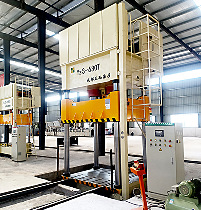 四川達州客戶定制的630噸四柱液壓機介紹技術參數電機和價格，由成都正西液壓機供應，希望對選購中有所幫助